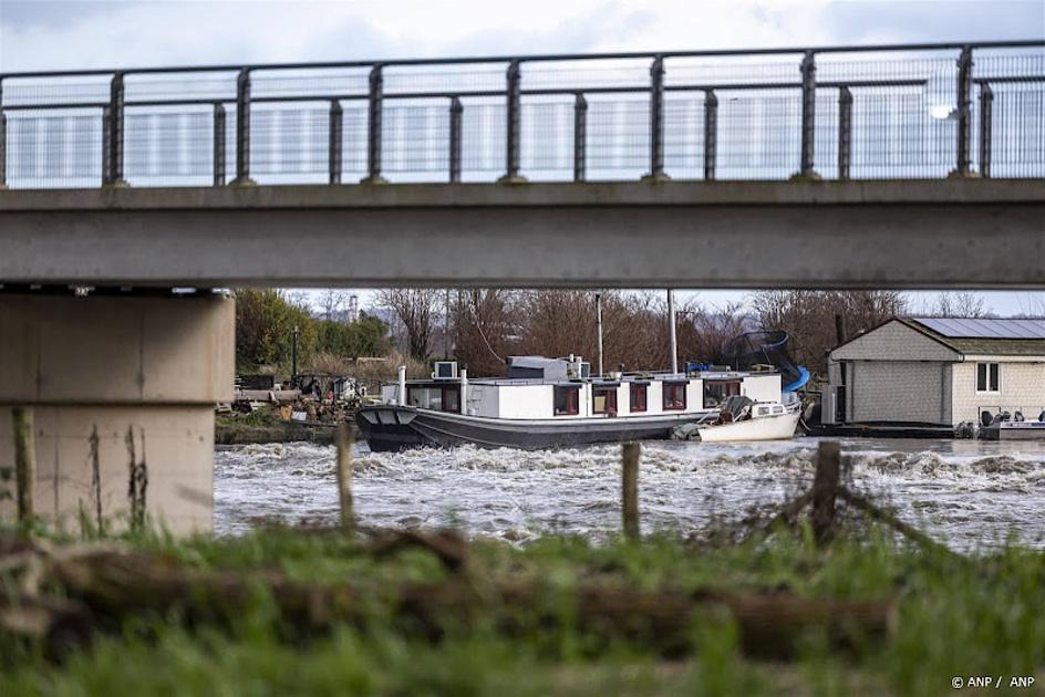 Instortingsgevaar brug aan Stuwweg in Maastricht