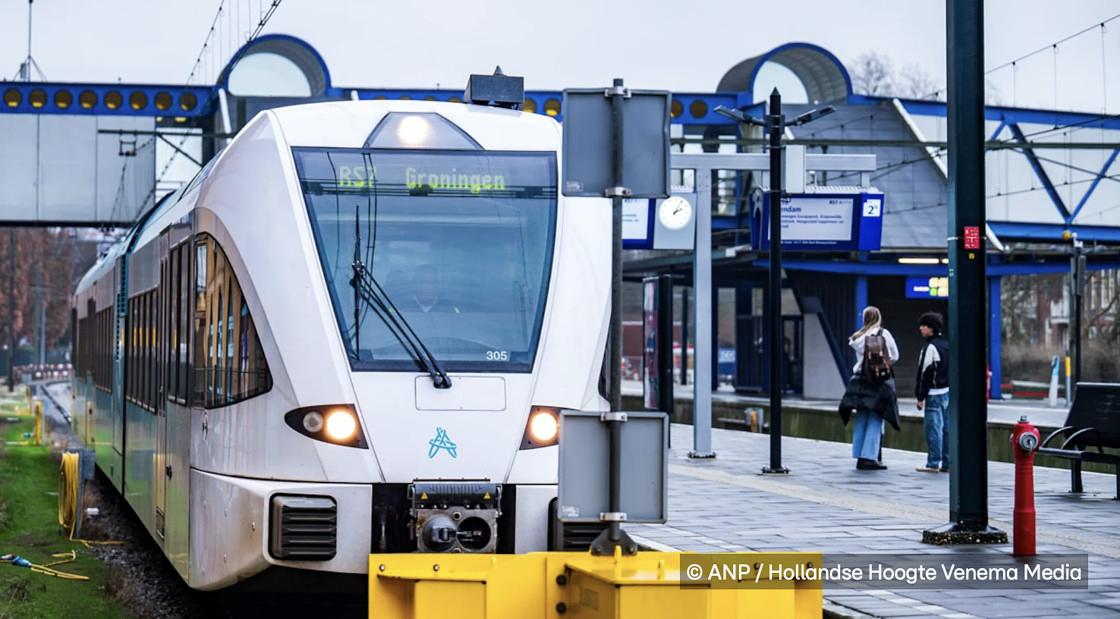 Station groningen met arriva trein