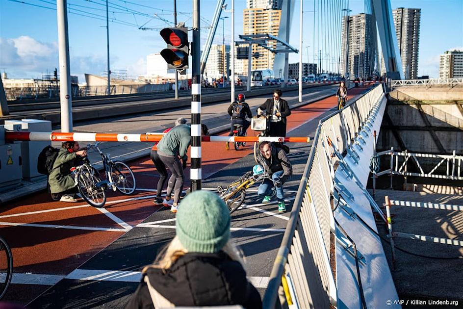 Urenlange storing op Erasmusbrug Rotterdam voorbij