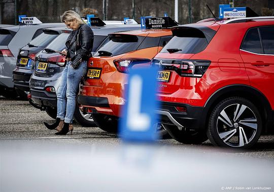 Voorstel kabinet: rijopleidingen verplicht en nieuwe regels voor rijscholen