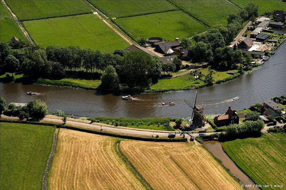 Na hevige regen sluizen dicht en advies om niet te varen op de Vecht