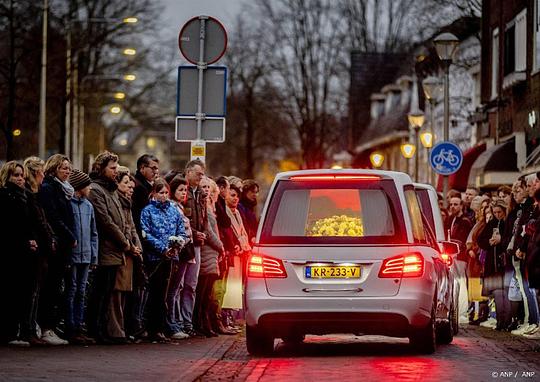 Massale belangstelling voor uitvaart Hilversumse zusjes die omkwamen na ongeluk