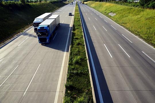 Vertraging op A2 door kapotte vrachtwagen