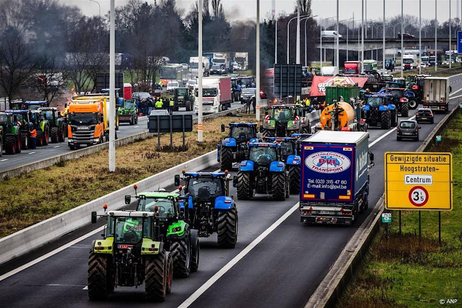 Transport en Logistiek Nederland roept boeren op te stoppen met acties