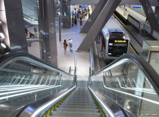 Studie laat zien dat Noord/Zuidlijn succes is, maar niet iedereen is blij 