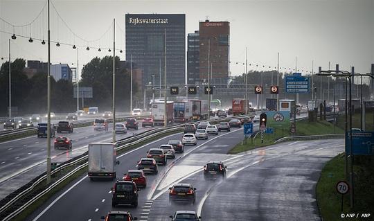 Gat in de weg: drukke ochtendspits verwacht op A28 bij Amersfoort