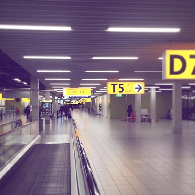 Drie nieuwe trappen voor station Schiphol Airport