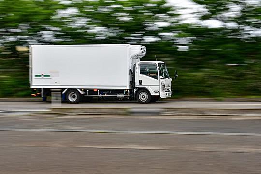 Paaltjes in Hoofdstraat in Hoogeveen tegen overlast vrachtverkeer