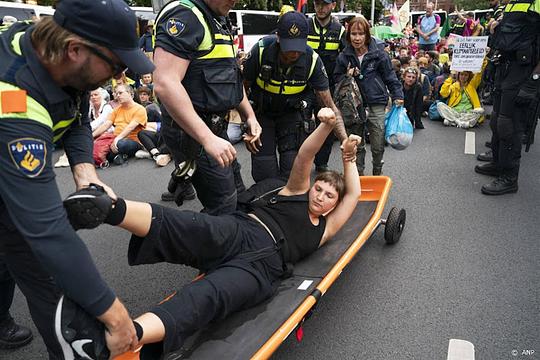 Oproep van Zuid-Hollandse Statenfracties aan XR: stop met blokkeren A12