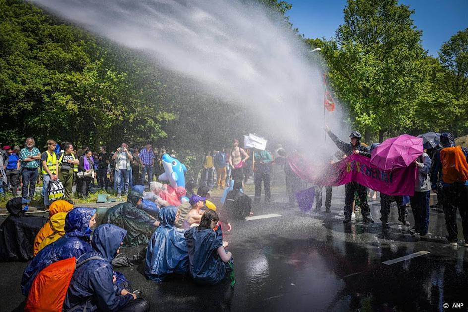 A12-blokkade: Extinction Rebellion wil verbod inzet waterkanon