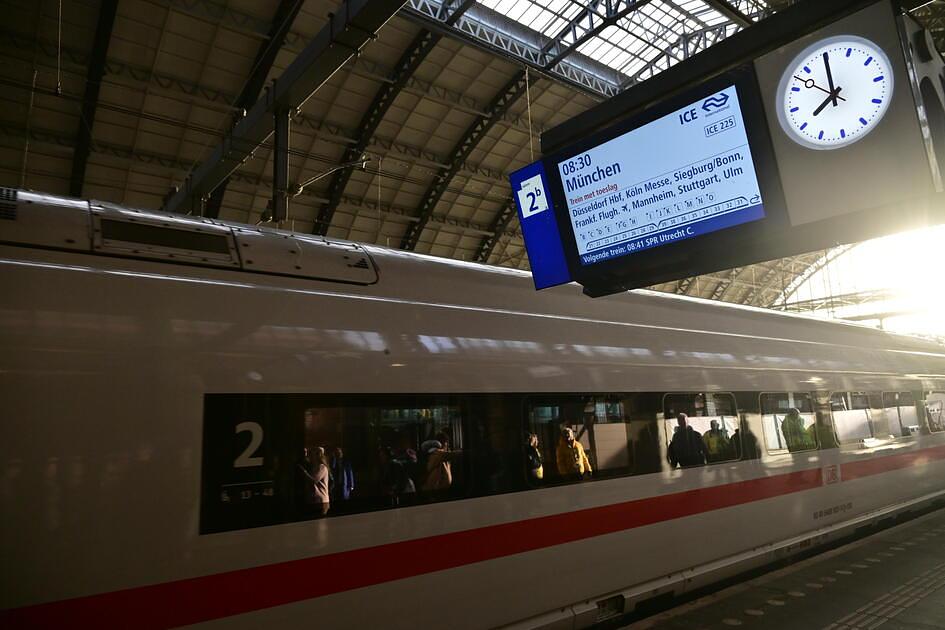 ICE-trein 'Amsterdam' rijdt over de internationale treingrenzen 