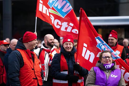 Nieuwe onderhandelingen cao streekvervoer, stakingen opgeschort