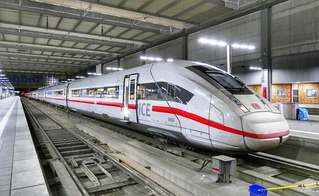 ICE-trein Amsterdam gedoopt op Amsterdam Centraal