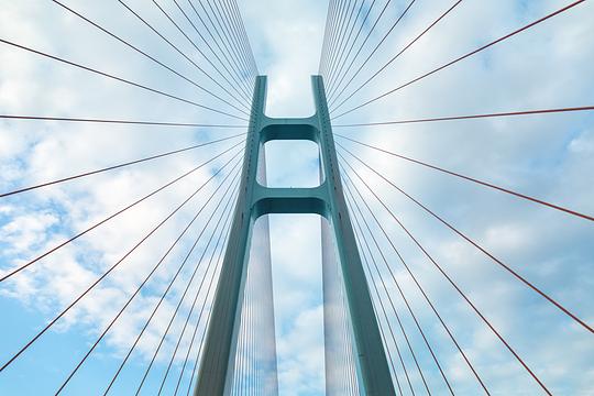 Bruggen Nieuwe Sluis niet sterk genoeg en daarom mogen schepen er niet doorheen varen