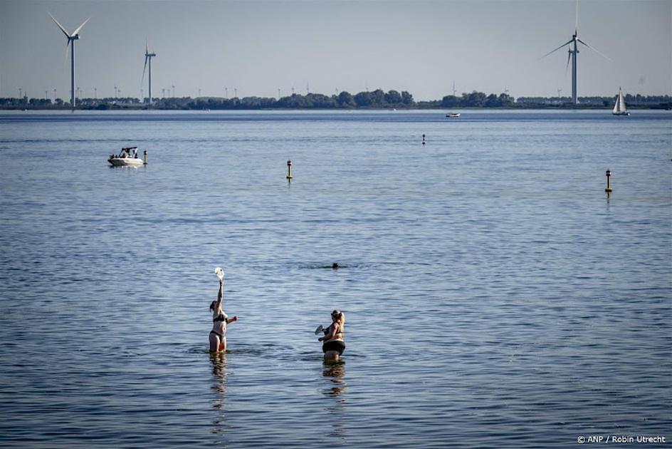 Reddingsdiensten roepen zwemmers op niet alleen water in te gaan