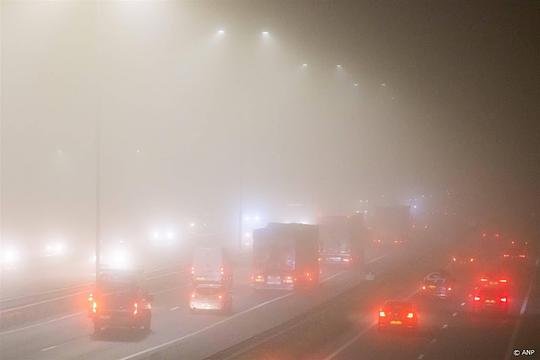 KNMI waarschuwt voor dichte mist in heel Nederland