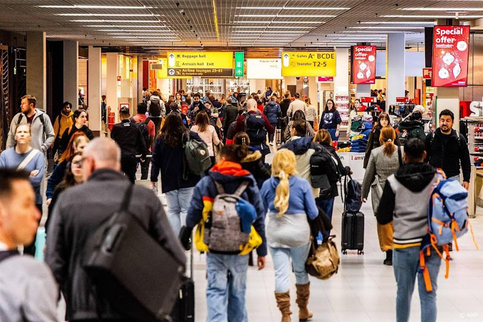 Schiphol verwacht in kerstperiode meer drukte