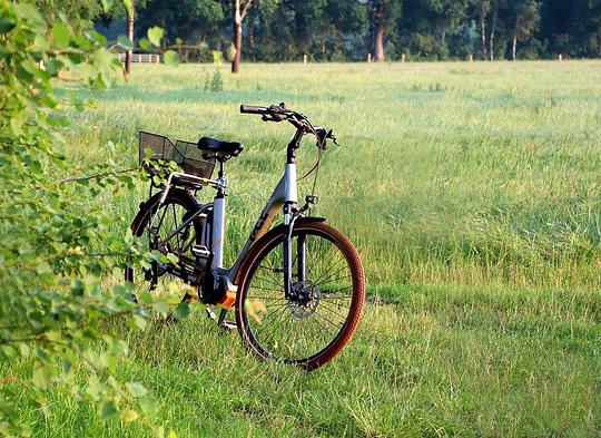 Provincie Limburg steunt Doortrappen: ouderen langer en veiliger op de fiets