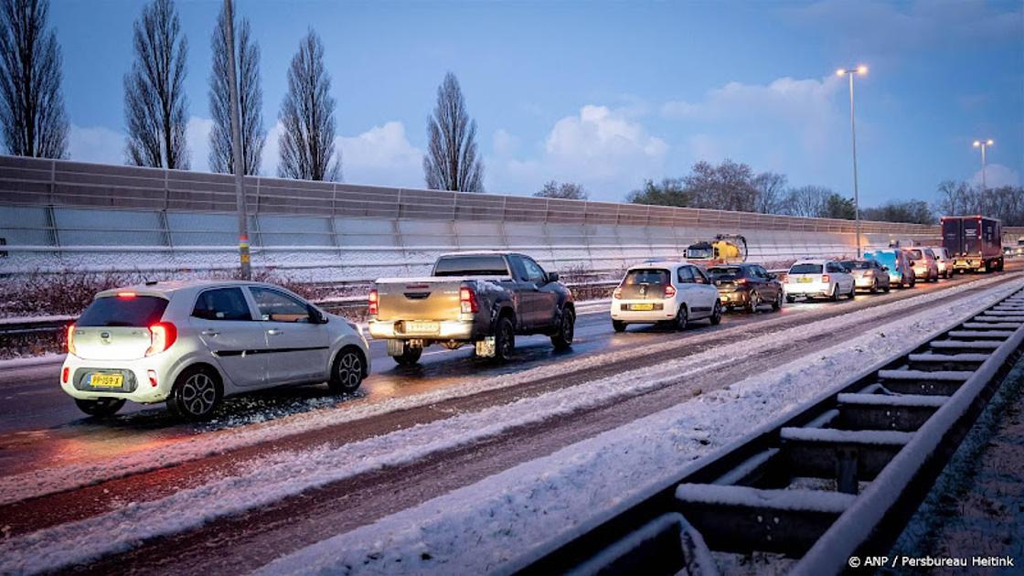 Waarschuwing van Rijkswaterstaat voor gevaarlijke rijomstandigheden