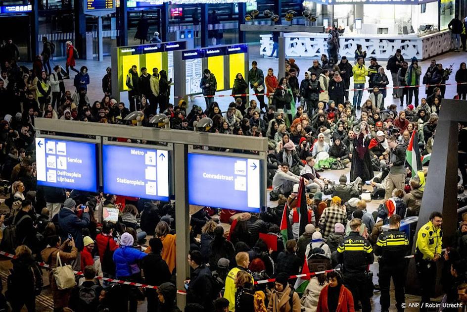 Lokale VVD'ers willen dat NS pro-Palestijnse sit-ins aanpakt