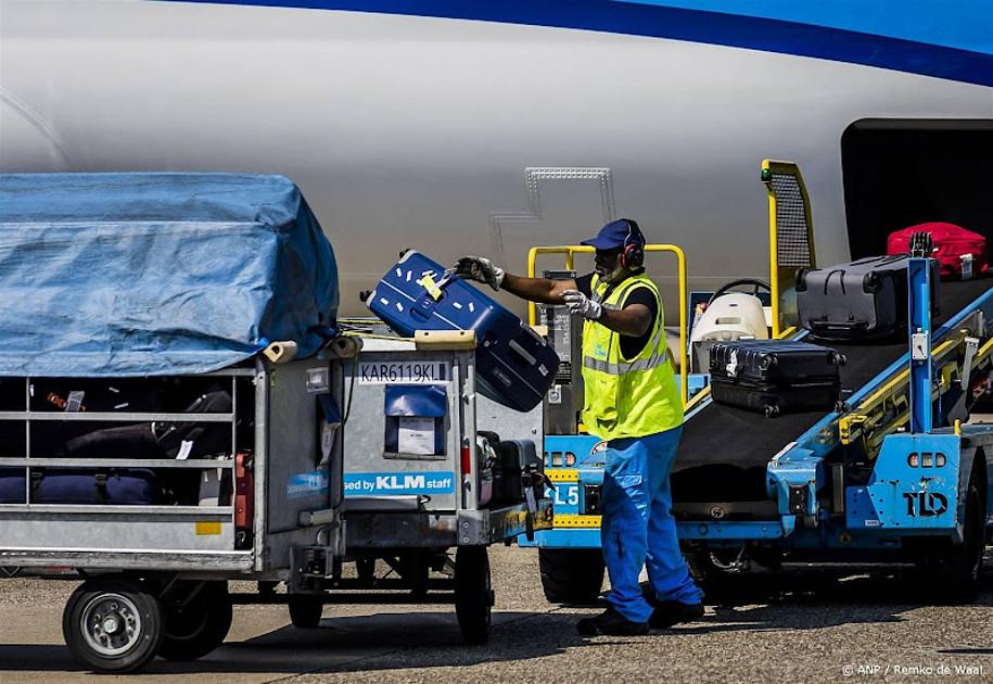 Vakbond FNV eist schadevergoeding van KLM om overbelasting werknemers Schiphol