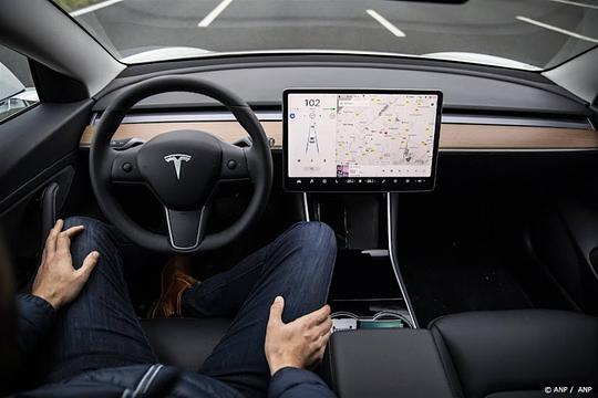 Voorlopig geen terugroepactie vanwege Autopilot van Tesla